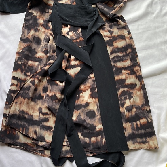 BcbgMaxAzria Walena 100%Silk Dress Ikat Color Splatter Print Size XS Can Fit S M - Picture 10 of 15